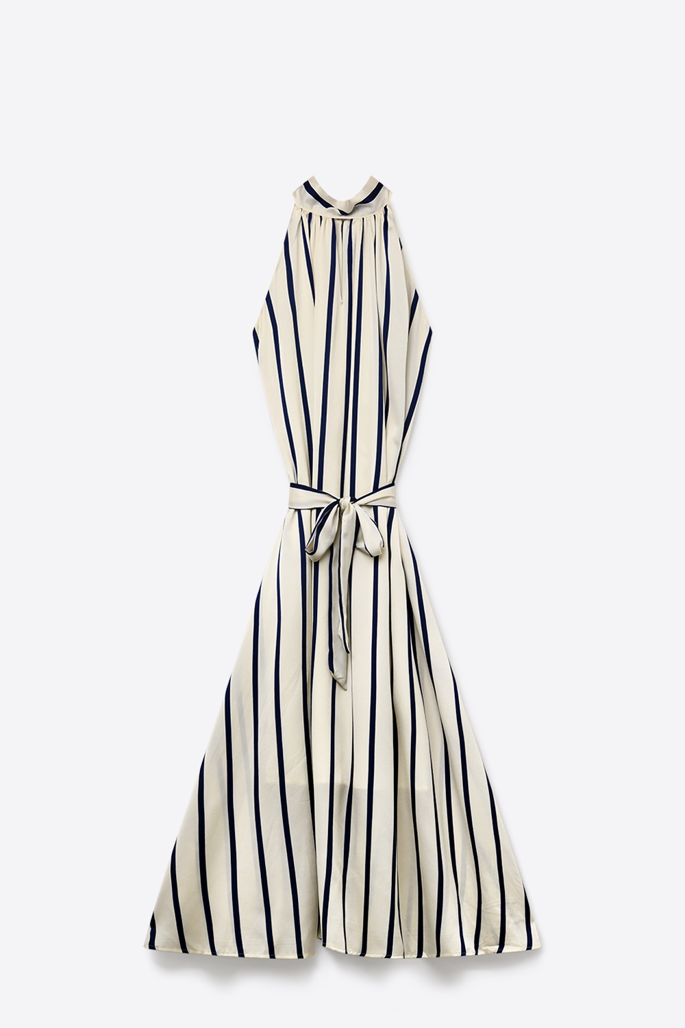 Vestido largo de sat&eacute;n a rayas con cuello halter y cintura anudada