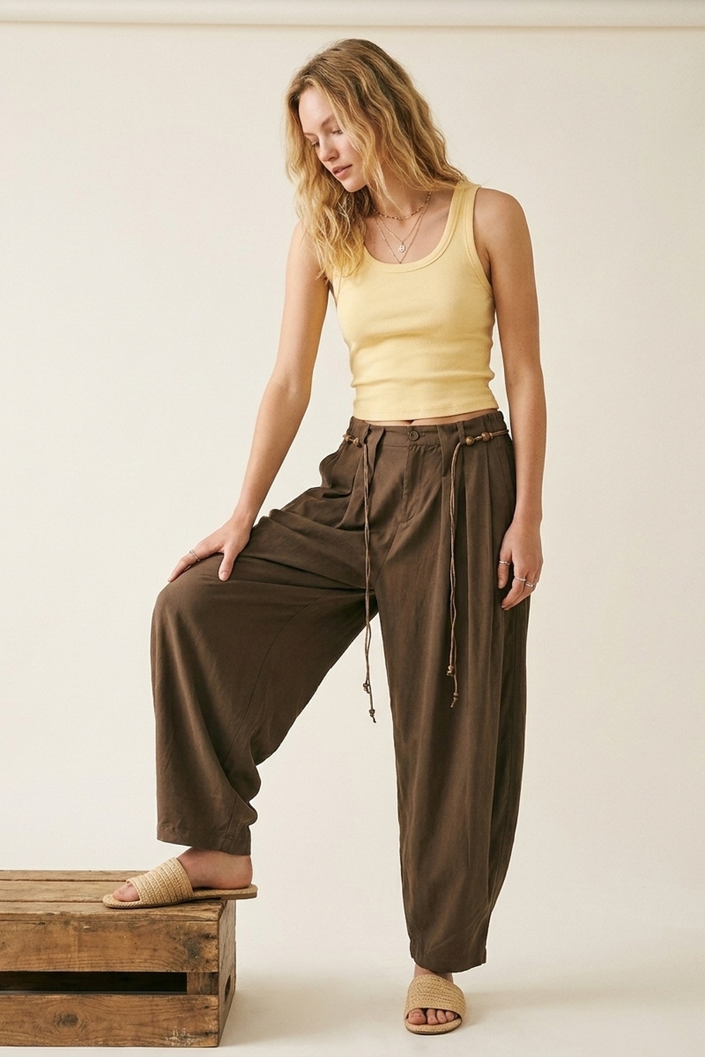 Pantalones marrones relaxed fit de pernera ancha con cordones