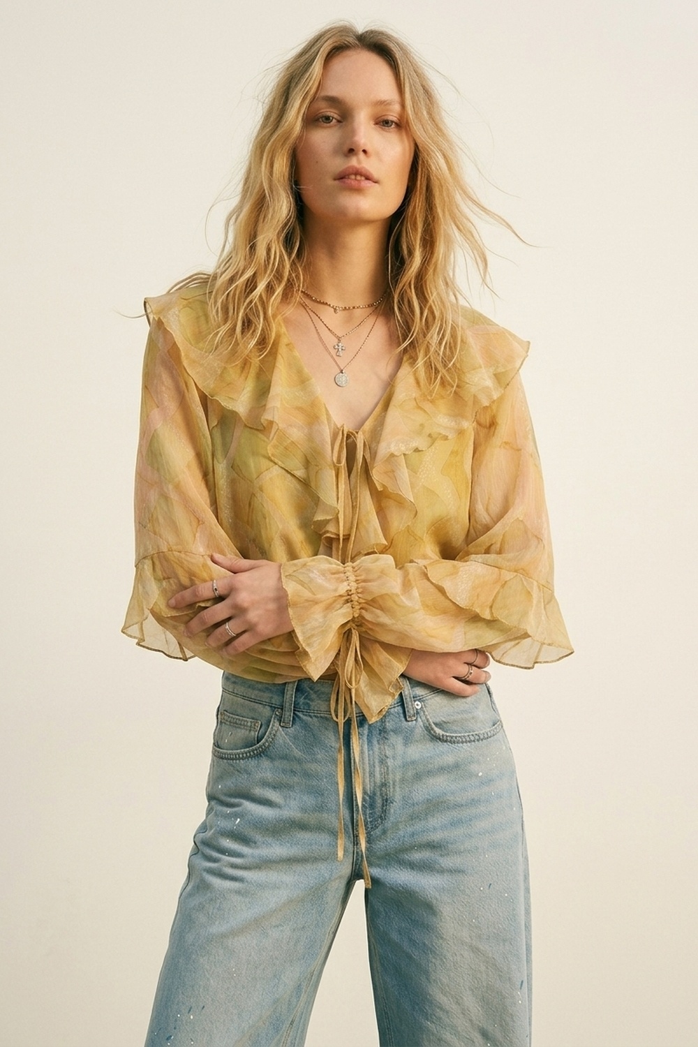 Blusa Transparente con Detalle de Volantes Mostaza y Lazo Frontal