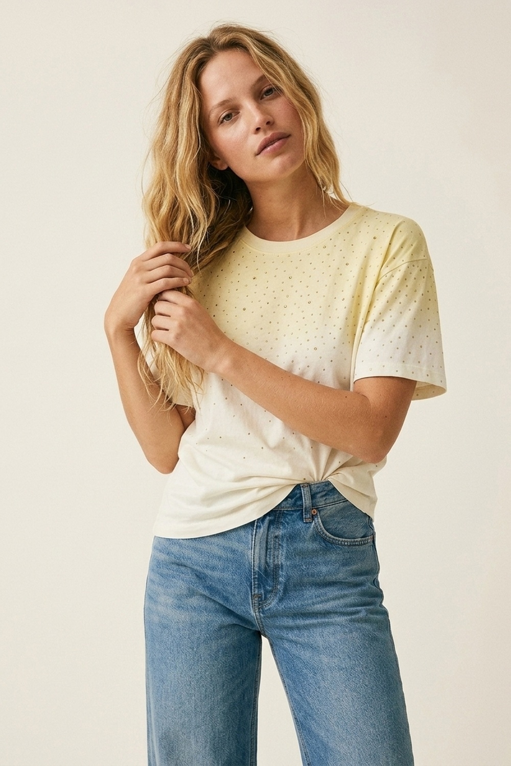 Camiseta de manga corta con degradado amarillo moteado