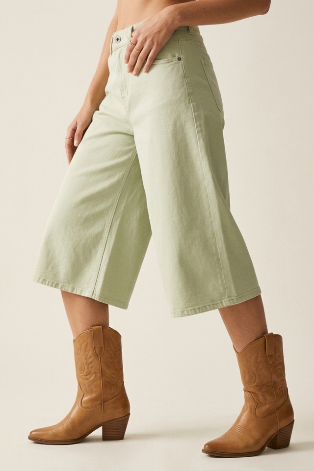 Pantalones cortos de pierna ancha verde claro