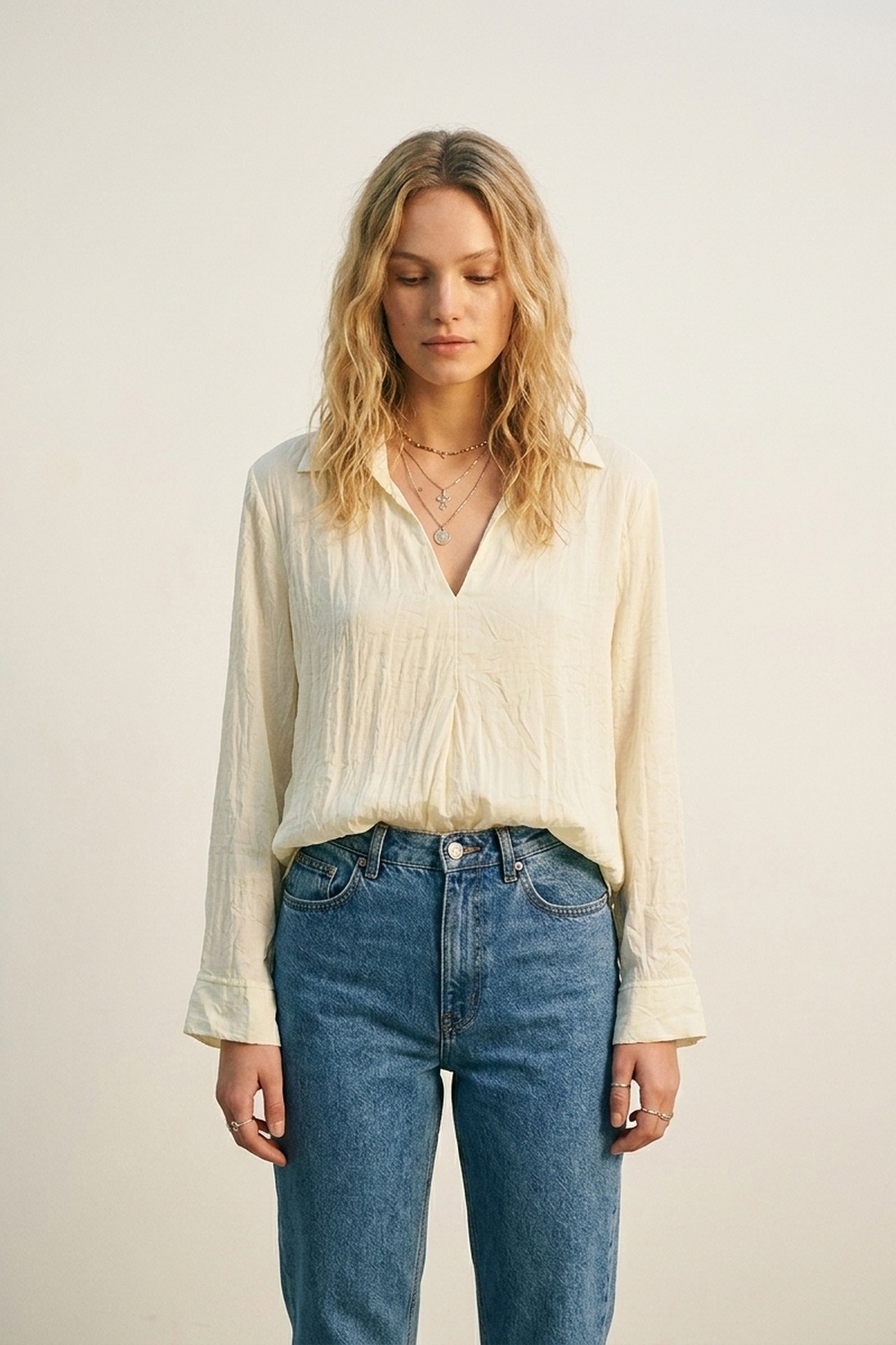 Camiseta Túnica de Ajuste Relajado en Crema con Tela Transparente Camiseta Túnica de Ajuste Relajado en Crema con Tela Transparente