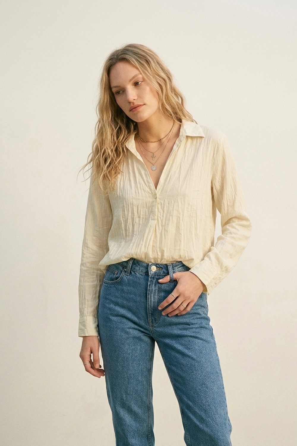 Camiseta Túnica de Ajuste Relajado en Crema con Tela Transparente Camiseta Túnica de Ajuste Relajado en Crema con Tela Transparente