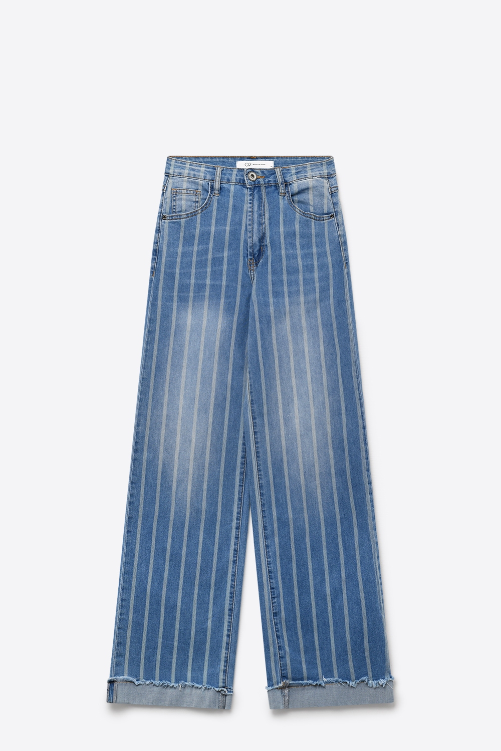 Jeans azul medio con dise&ntilde;o de rayas y pernera ancha deshilachada