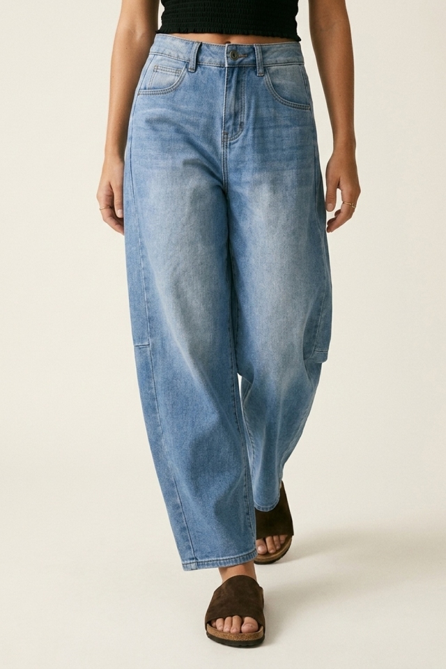 Jeans de mezclilla azul claro de pierna ancha y corte relajado
