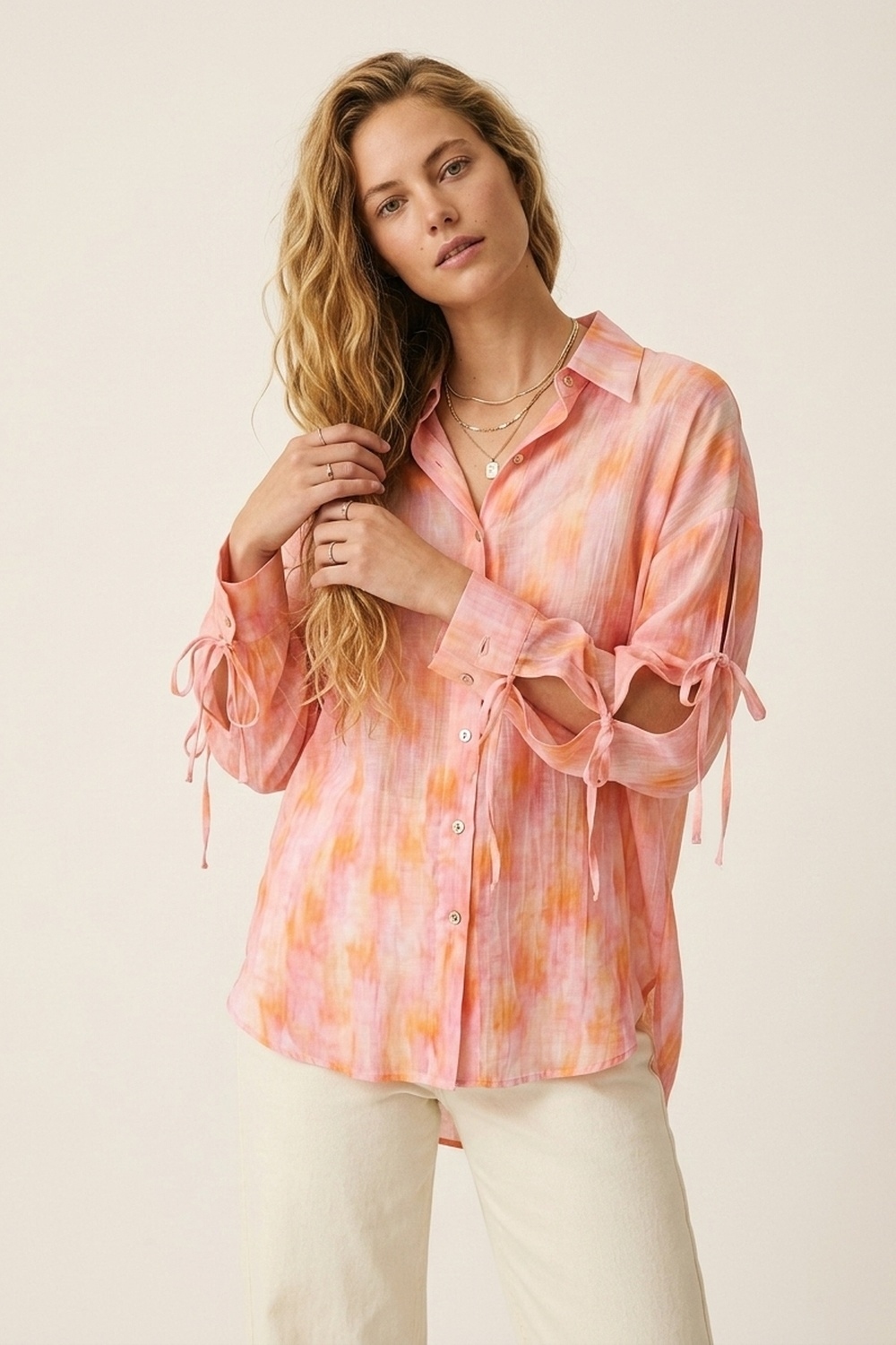 Camisa de Botones Rosa Sobredimensionada con Mangas de Lazo