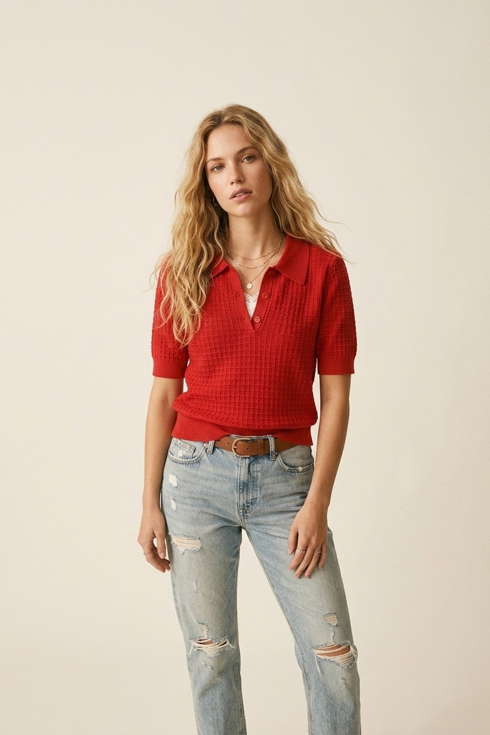 Polo de Punto de Waffle con Tapeta de Botones en rojo con Manga Corta Polo de Punto de Waffle con Tapeta de Botones en rojo con Manga Corta