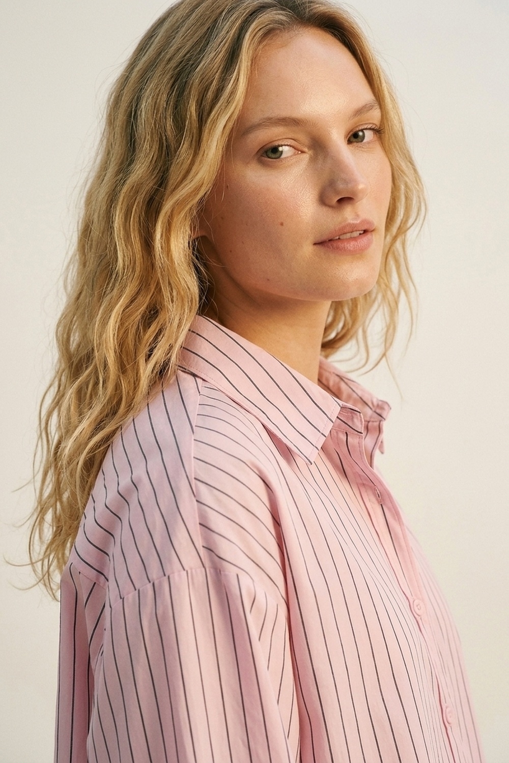 Camisa ligera de rayas en rosa claro Camisa ligera de rayas en rosa claro