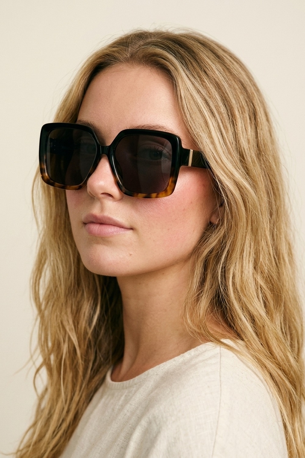 Gafas de sol marr&oacute;n carey de montura cuadrada oversize con lentes degradadas negras