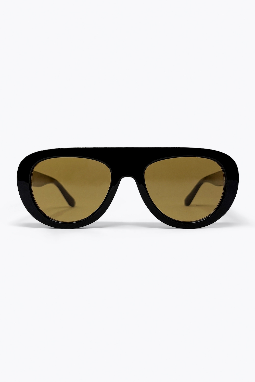 Gafas de sol negras de gran tama&ntilde;o con montura ancha y lentes marrones