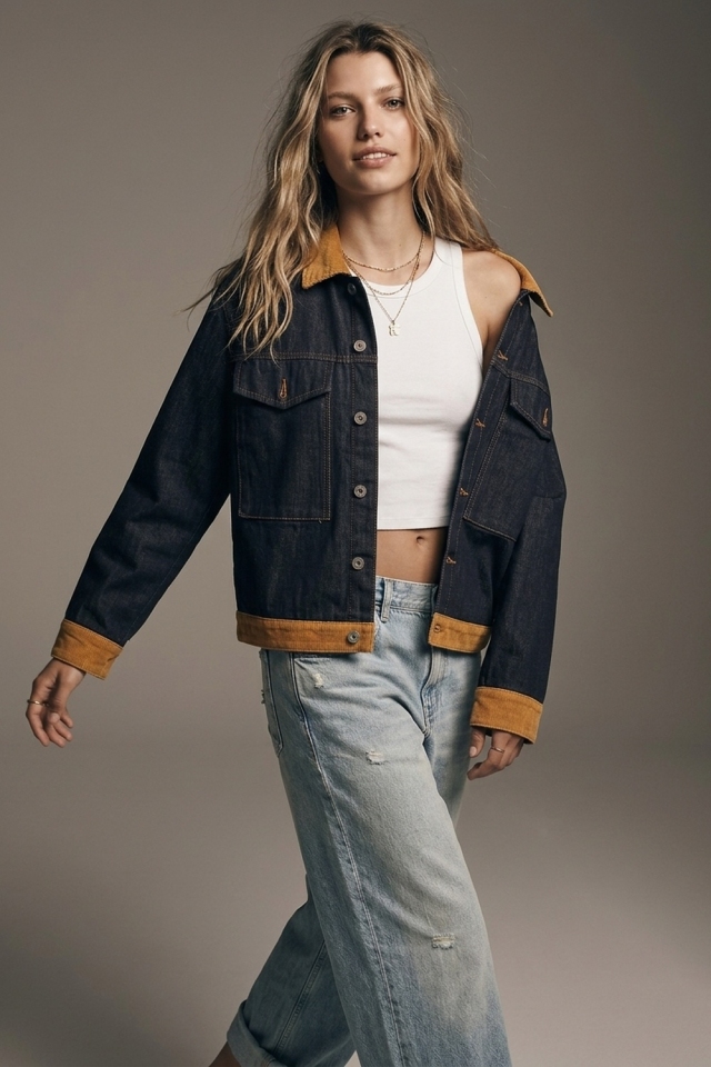 Chaqueta de Mezclilla Azul R&iacute;gida con Cuello de Pana, Botones al Frente y Ajuste Regular