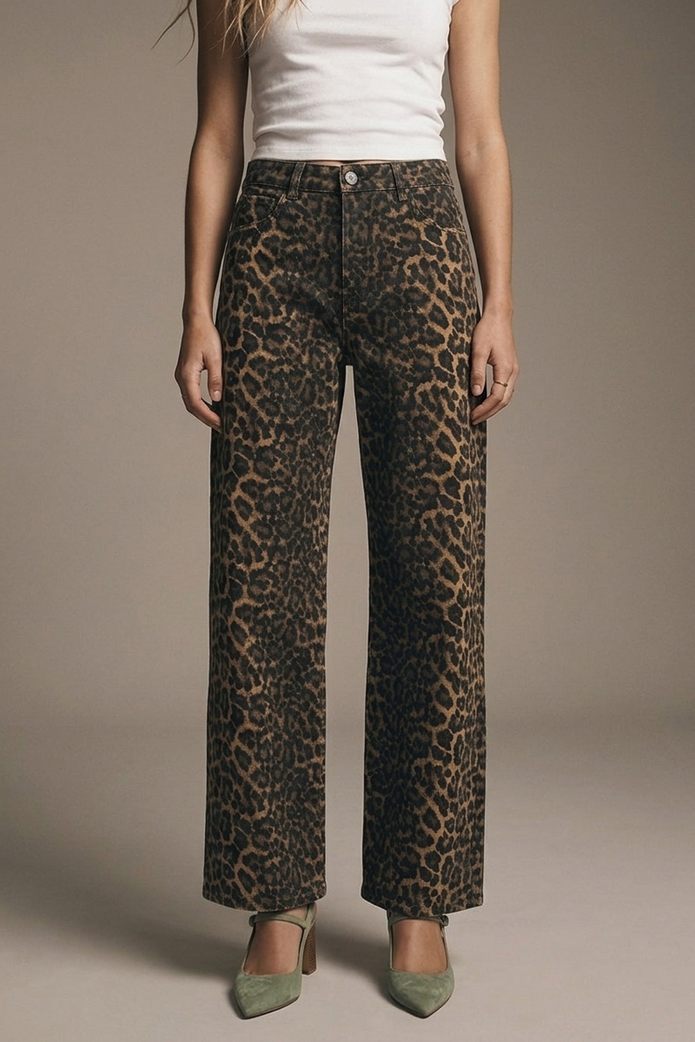 Vaqueros rectos con estampado de leopardo Vaqueros rectos con estampado de leopardo