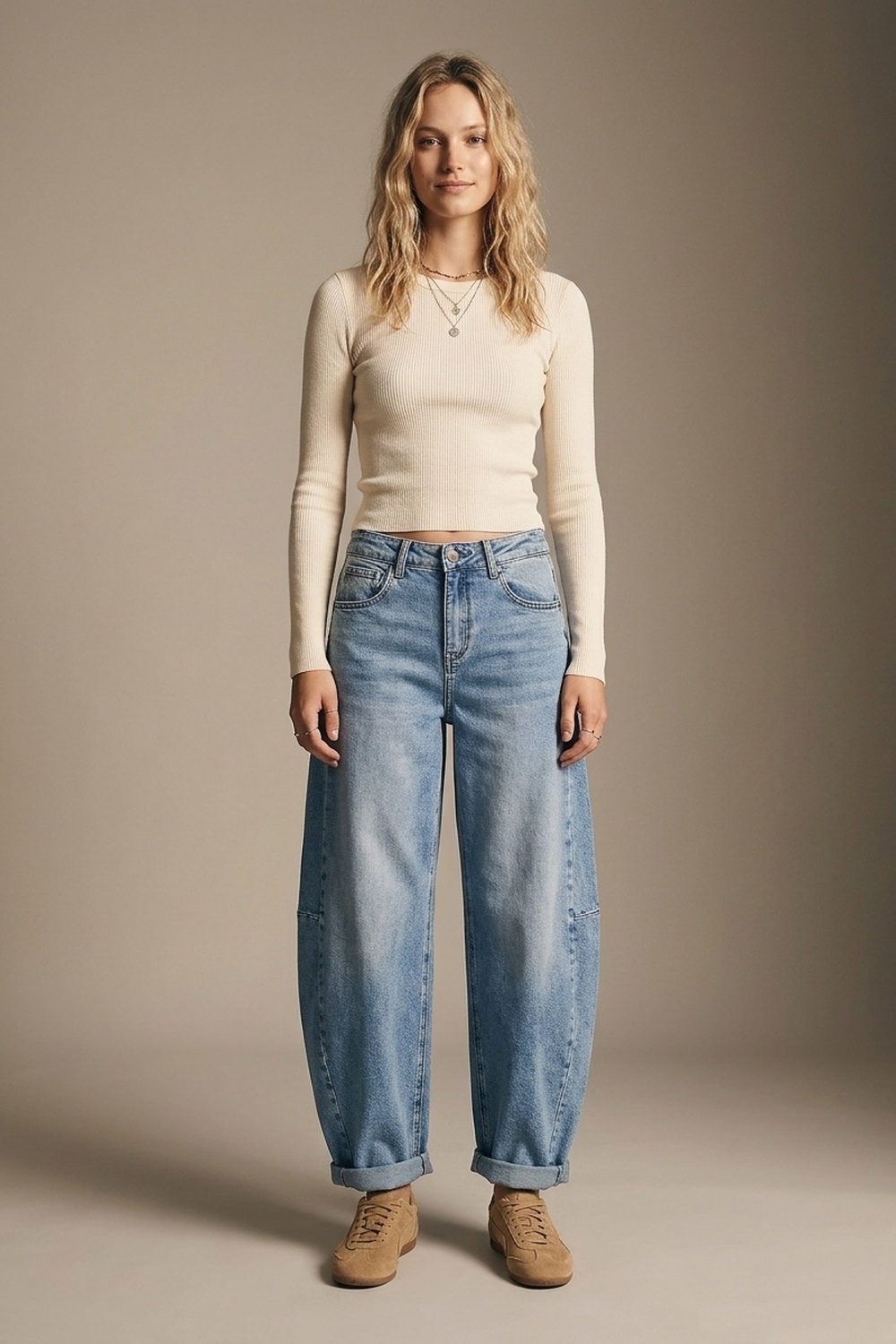 Vaqueros de pierna ancha Barrel Blue Denim Jeans en lavado claro Vaqueros de pierna ancha Barrel Blue Denim Jeans en lavado claro