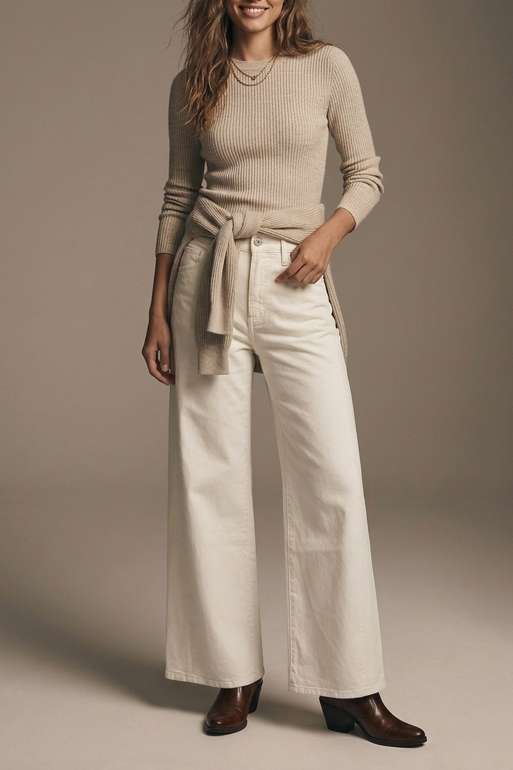 Pantalón extra ancho en color crema Pantalón extra ancho en color crema