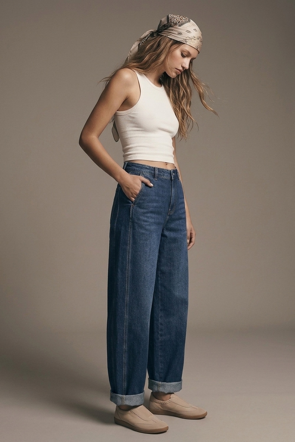 Jeans anchos de pierna azul oscuro con bolsillos laterales Jeans anchos de pierna azul oscuro con bolsillos laterales