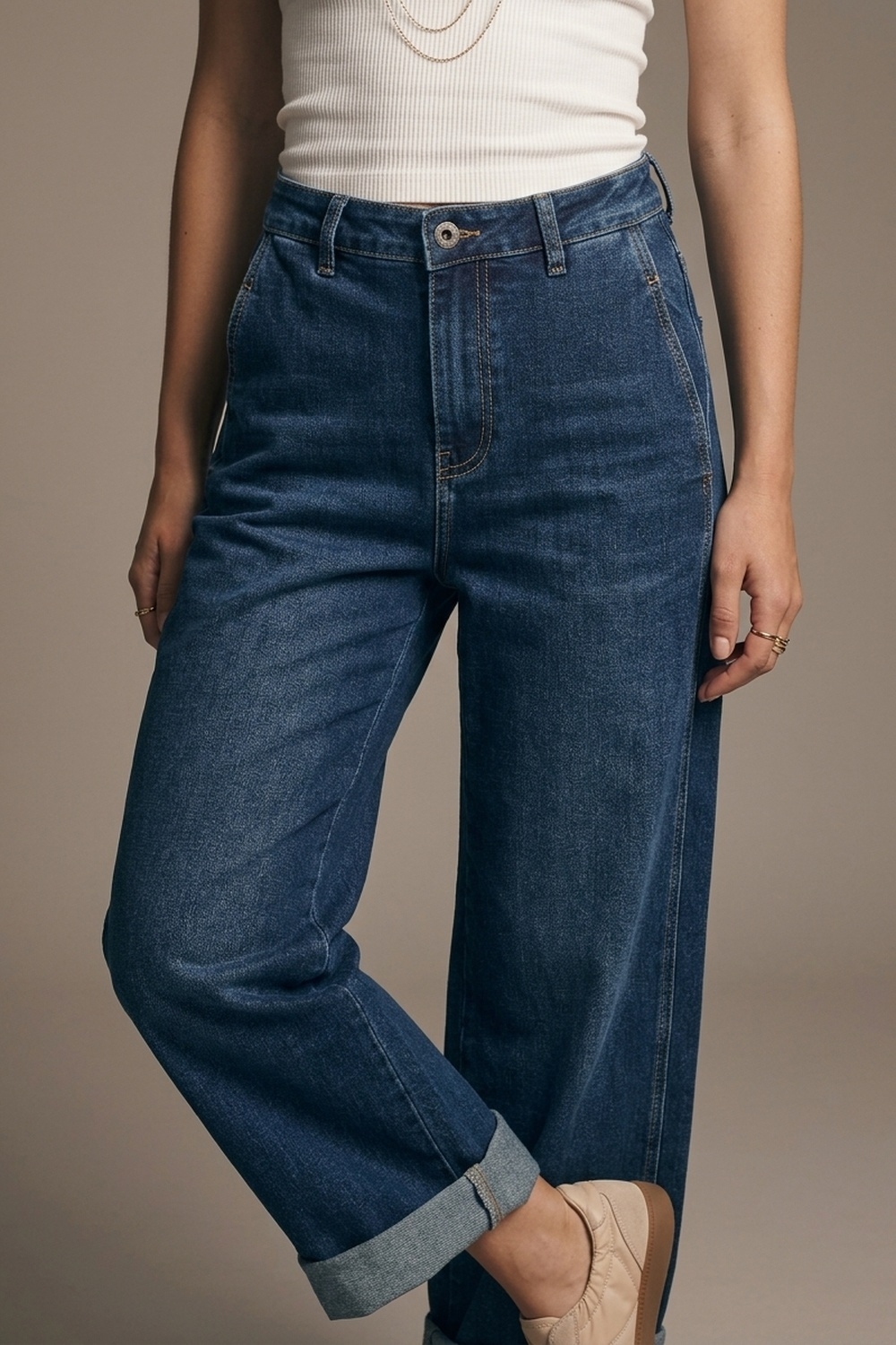 Jeans anchos de pierna azul oscuro con bolsillos laterales Jeans anchos de pierna azul oscuro con bolsillos laterales