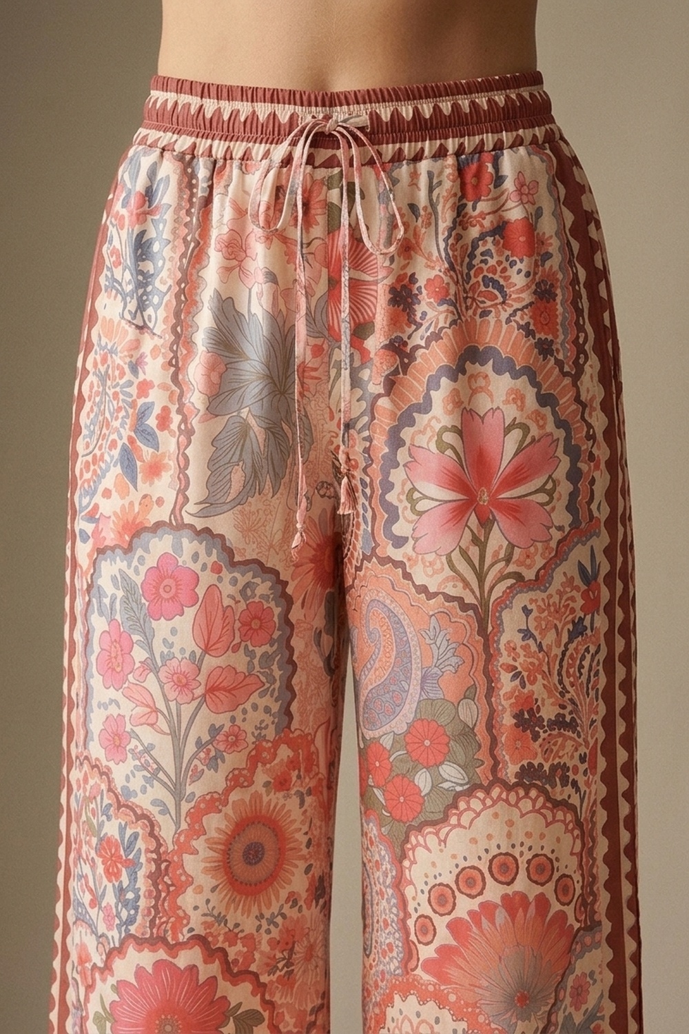 Pantalones de tela tejida ligera con estampado floral multicolor y cintura ancha