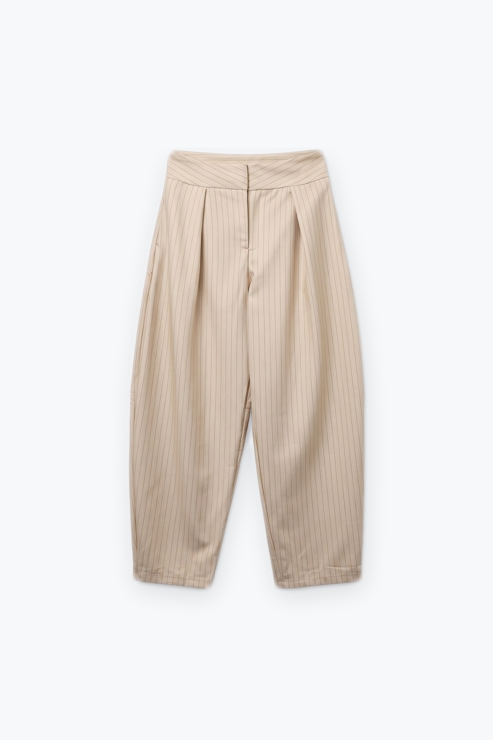 Pantalones cónicos plisados tejidos suaves con rayas finas color crema Pantalones cónicos plisados tejidos suaves con rayas finas color crema