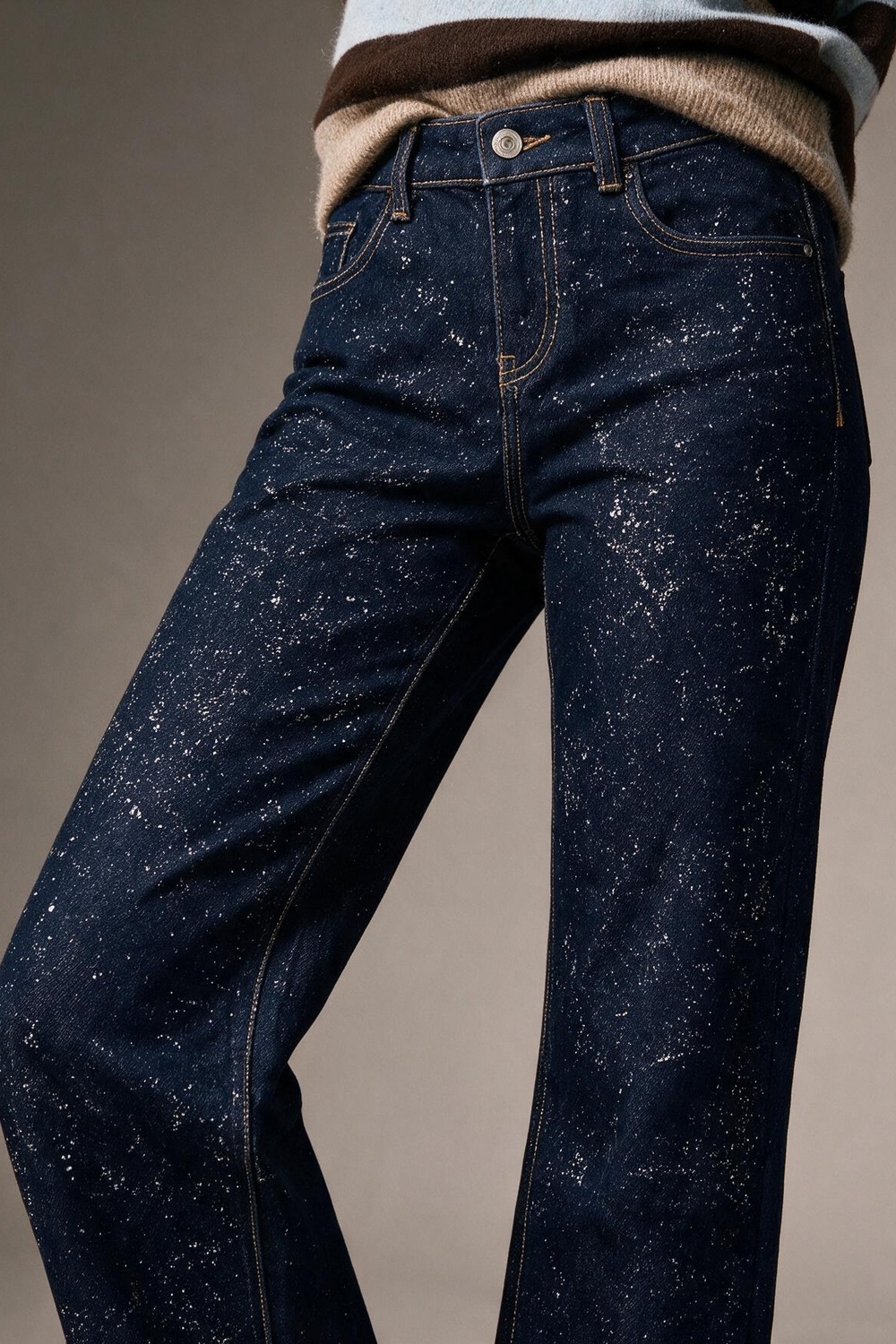 Jeans Azul Oscuro de Pierna Ancha con brillo en el frente