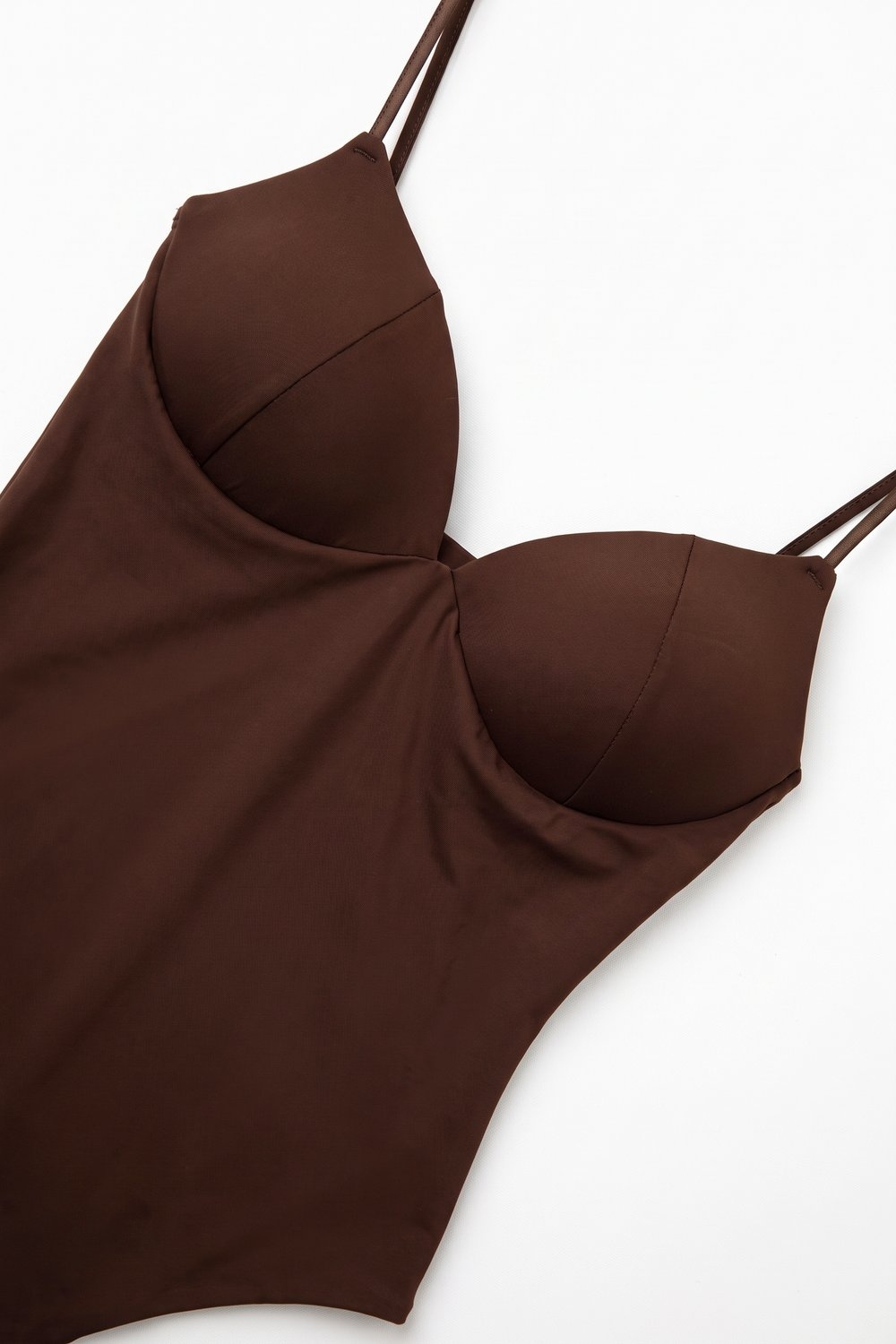 Bodysuit Marr&oacute;n de Jersey El&aacute;stico con Aros y Tirantes Fijos