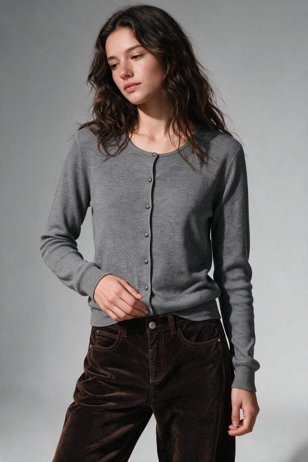 Cardigan Gris de Punto Canal&eacute; con Botones y Cuello Redondo