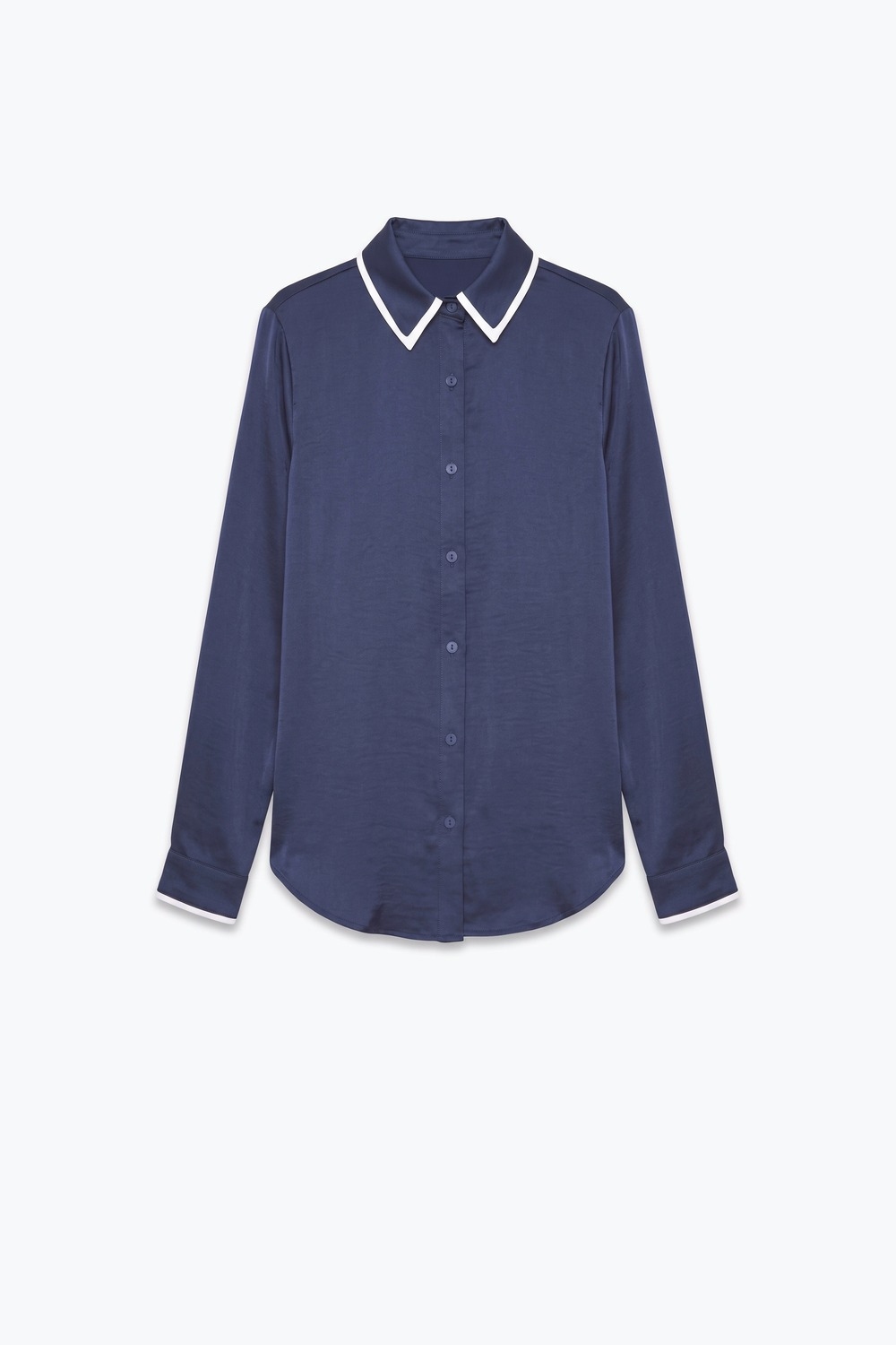 Camisa frontal con botones de sat&eacute;n ligero con cuello de contraste en azul marino