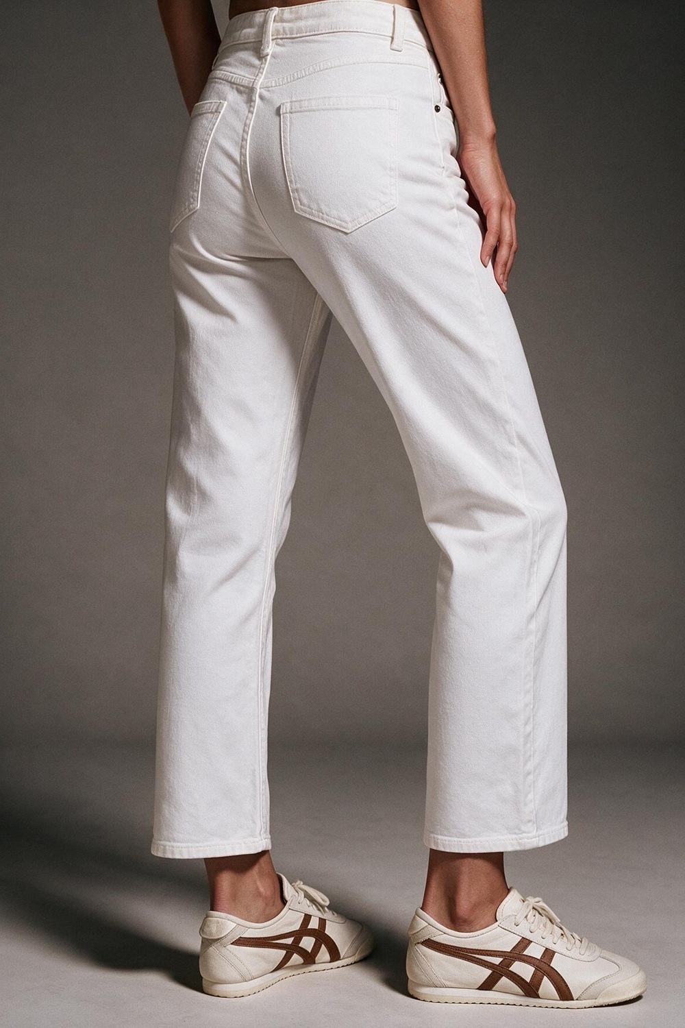 Vaqueros tobilleros de pernera recta en blanco Vaqueros tobilleros de pernera recta en blanco