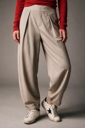 Pantalones Beige de Rayas Finas Ligeros y Tejidos con Pliegues de Cintura Alta