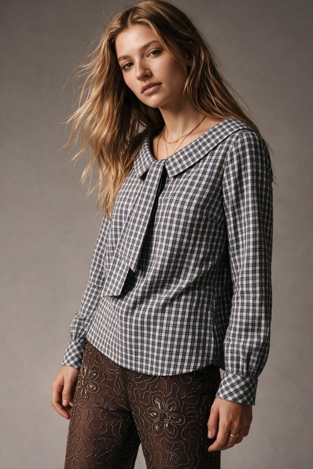 Blusa de Ajuste Regular con Lazo en el Cuello de Algod&oacute;n con Estampado de Cuadros Azul Marino