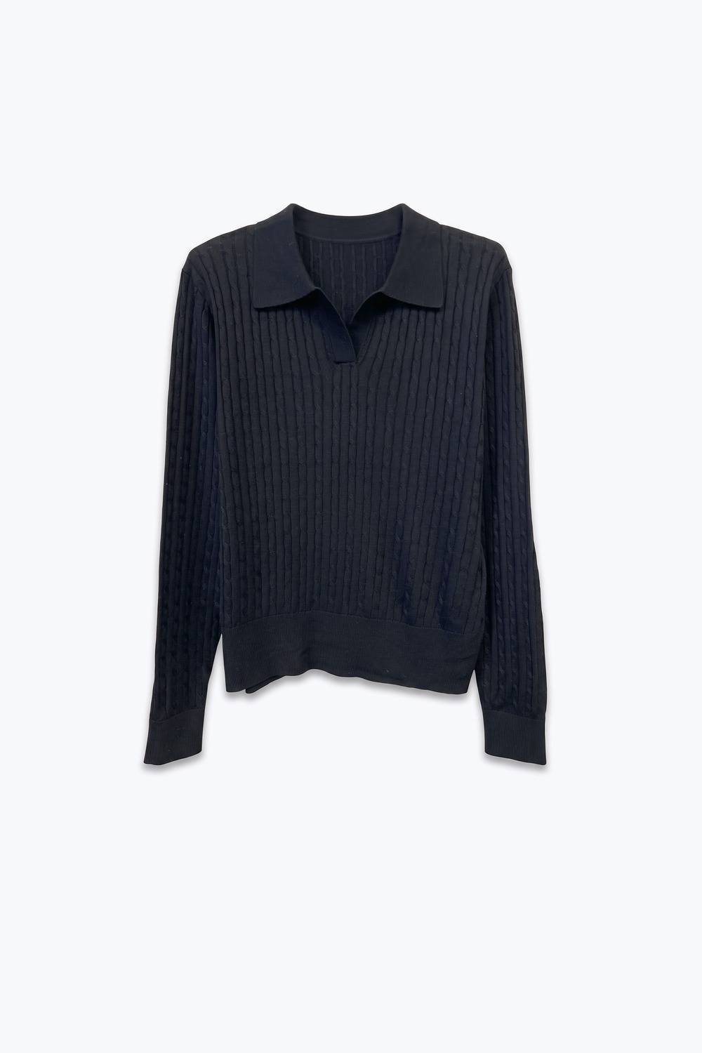 Su&eacute;ter de punto con cuello polo y ribete acanalado en mezcla de lana merino negra