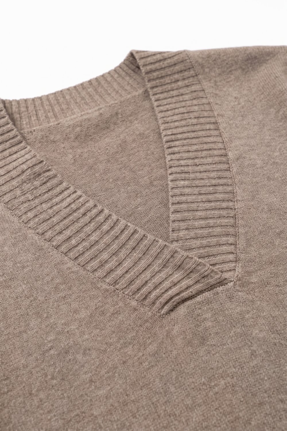 Jersey de Punto Ancho con Escote en V en Color Camel