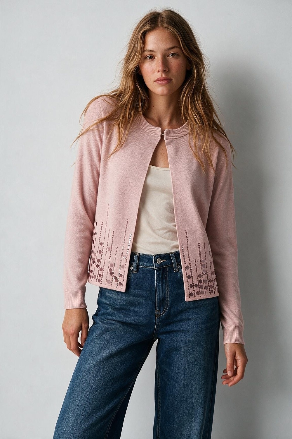 Cárdigan de punto suave con lentejuelas color rosa claro y ribete acanalado Cárdigan de punto suave con lentejuelas color rosa claro y ribete acanalado
