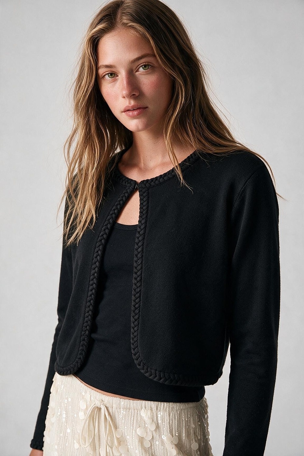 Chaqueta de Punto Fino Negra con Ribete Trenzado Recortado Chaqueta de Punto Fino Negra con Ribete Trenzado Recortado