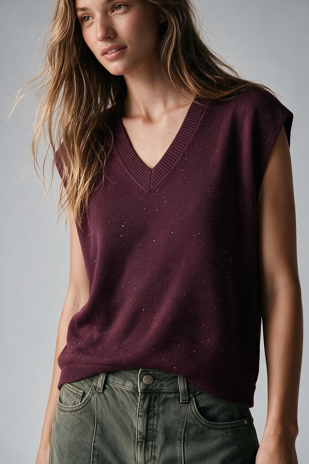 Chaleco sin mangas con cuello en V de punto fino morado con brillo y adornos de lentejuelas