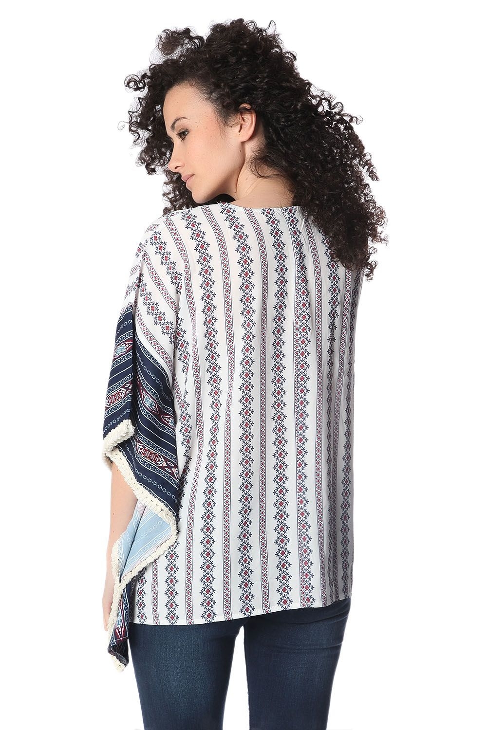 Top extragrande estilo poncho con estampado tribal marino Top extragrande estilo poncho con estampado tribal marino