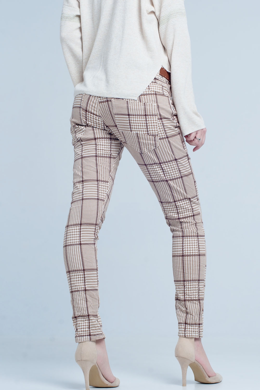 Pantalon de cuadros en beige con botones Pantalon de cuadros en beige con botones
