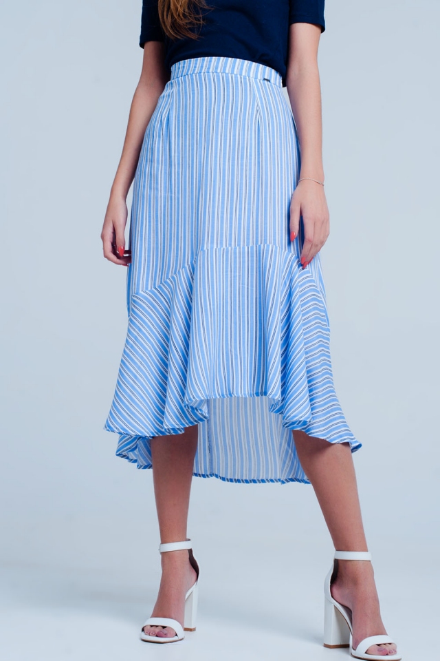 Falda azul midi con bajo asimétrico y rayas