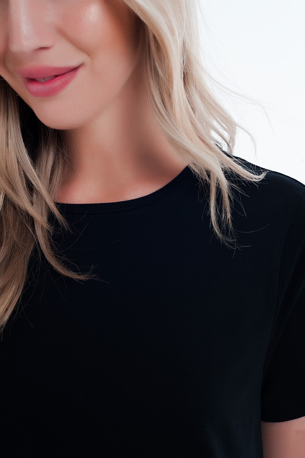 Vestido tipo camiseta en negro