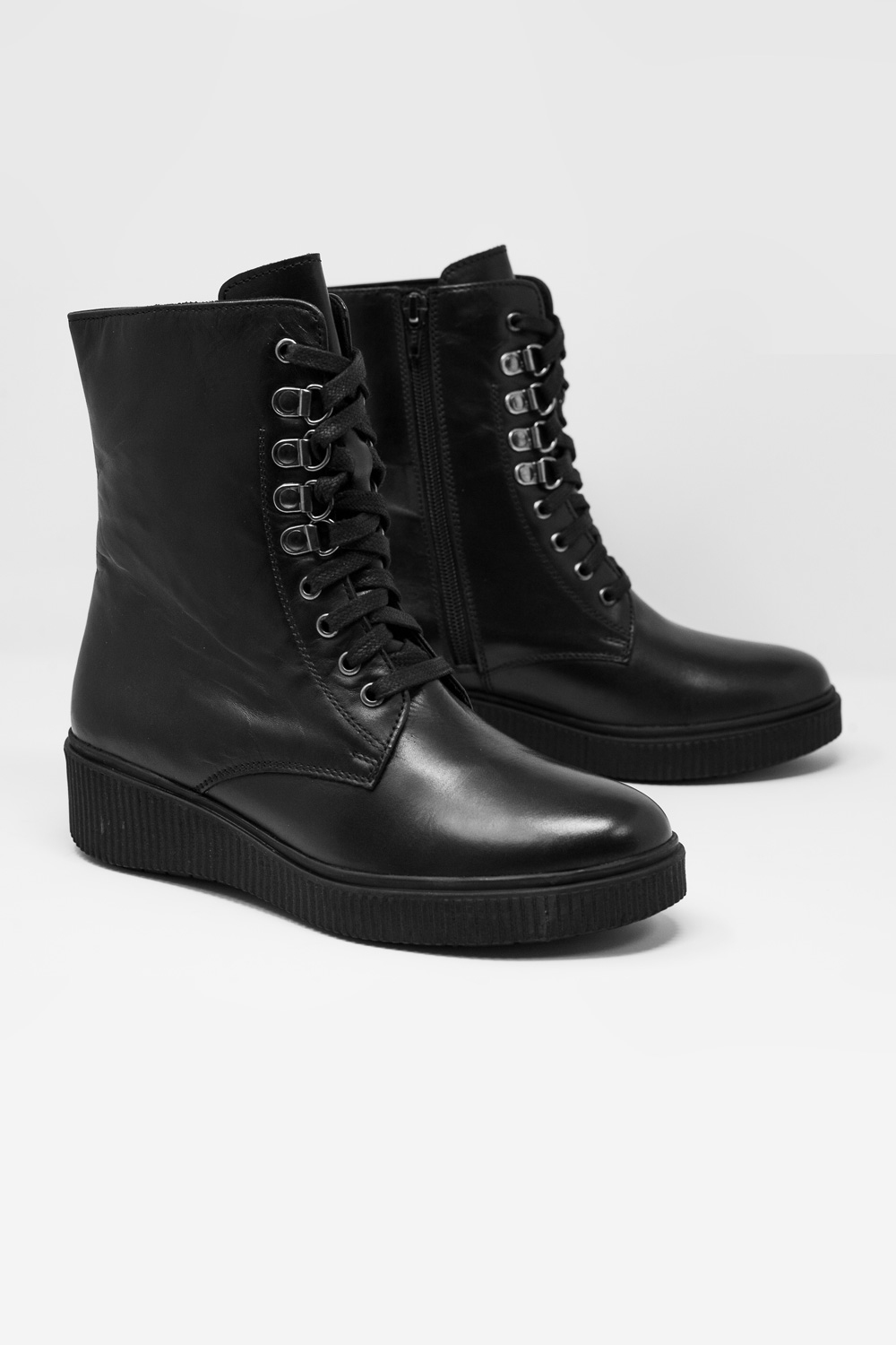 Botas negras con cordones Botas negras con cordones
