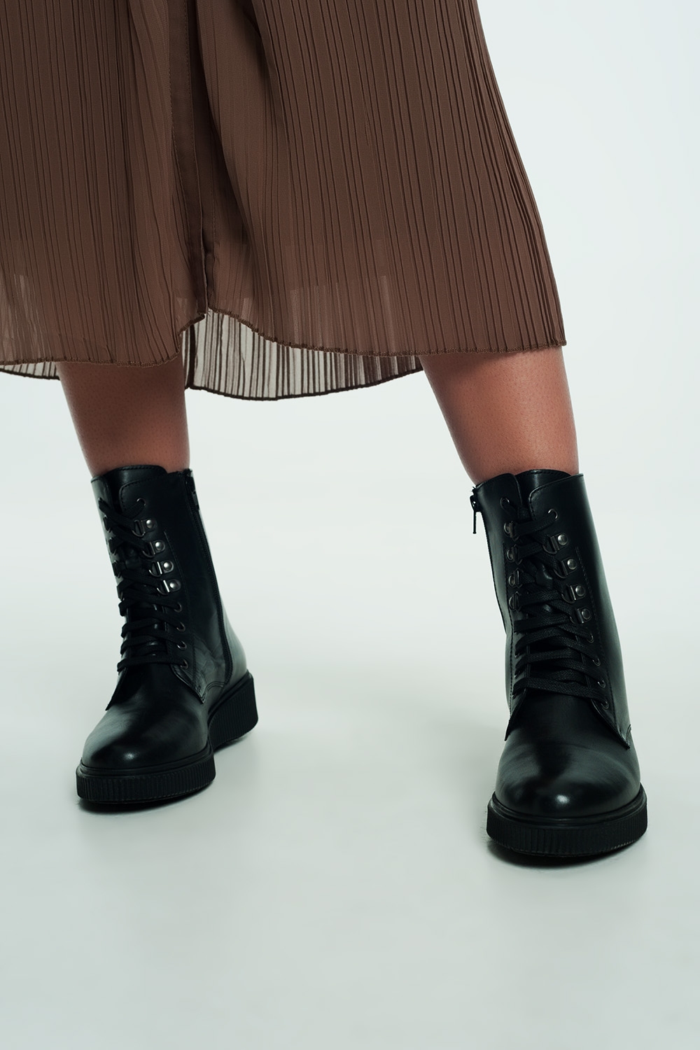 Botas negras con cordones Botas negras con cordones