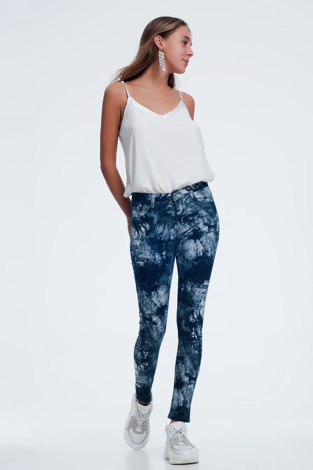Pantalones pitillo teñidos de azul Pantalones pitillo teñidos de azul