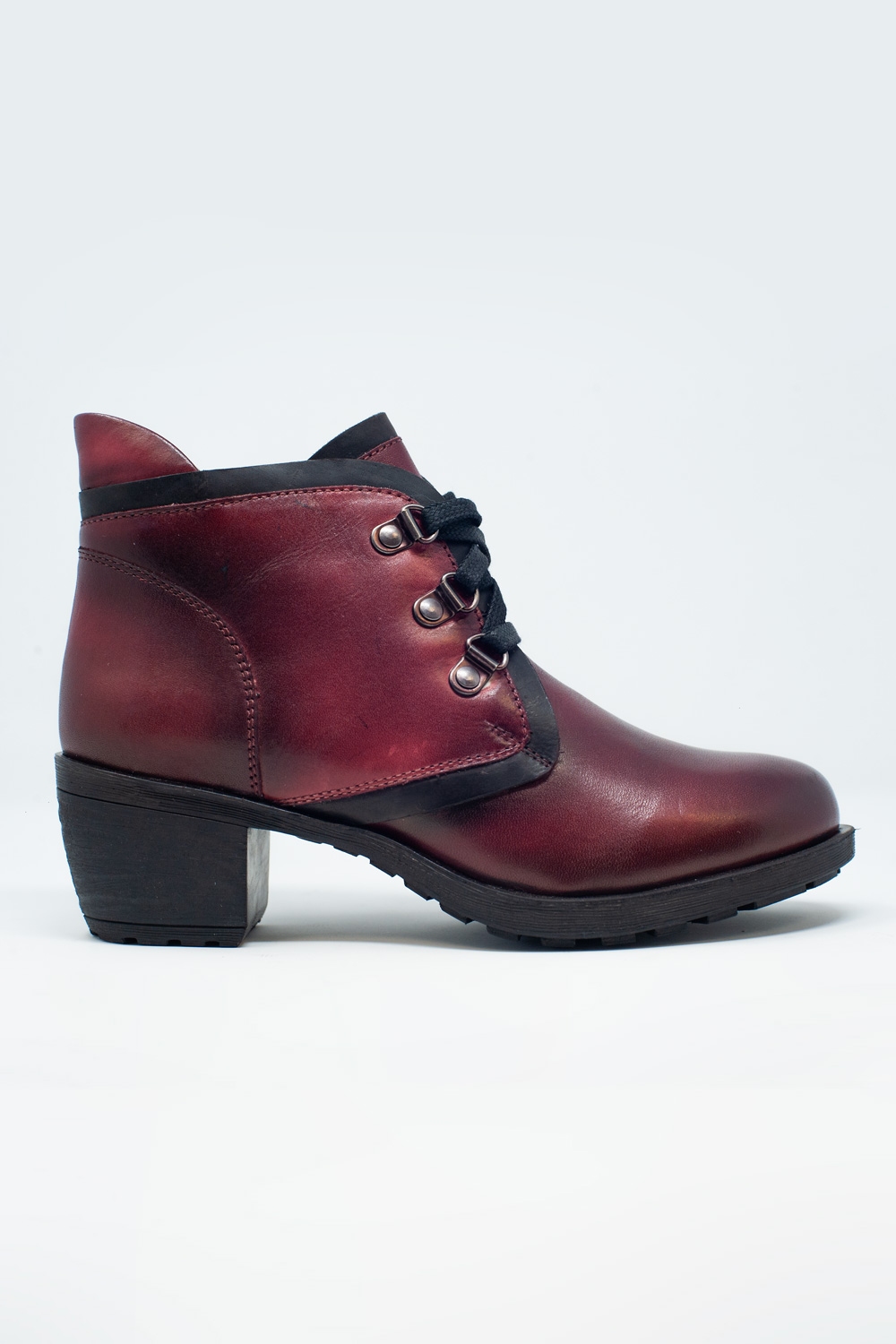 Botas de cuero con cordones en granate Botas de cuero con cordones en granate