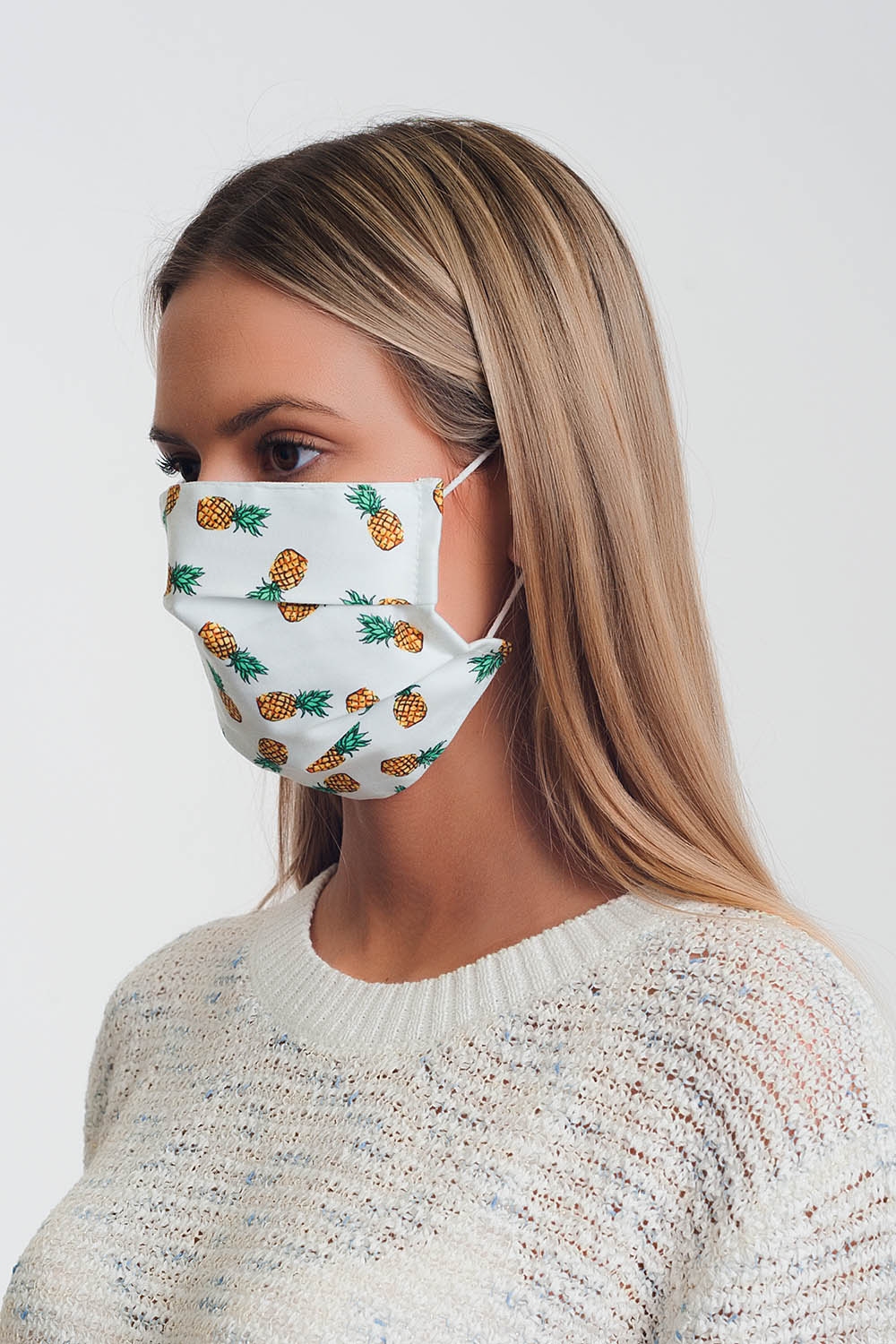 Paquete 5 Unidades Mascarilla Blanca Estampado Pi&ntilde;a