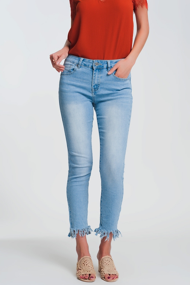 Skinny jeans in lichtblauw met gerafelde zoom