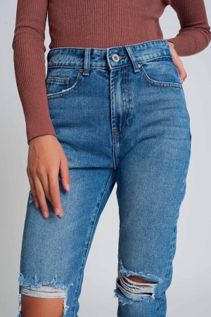 Vaqueros mom de talle alto con rodillas rotas en azul oscuro lavado
