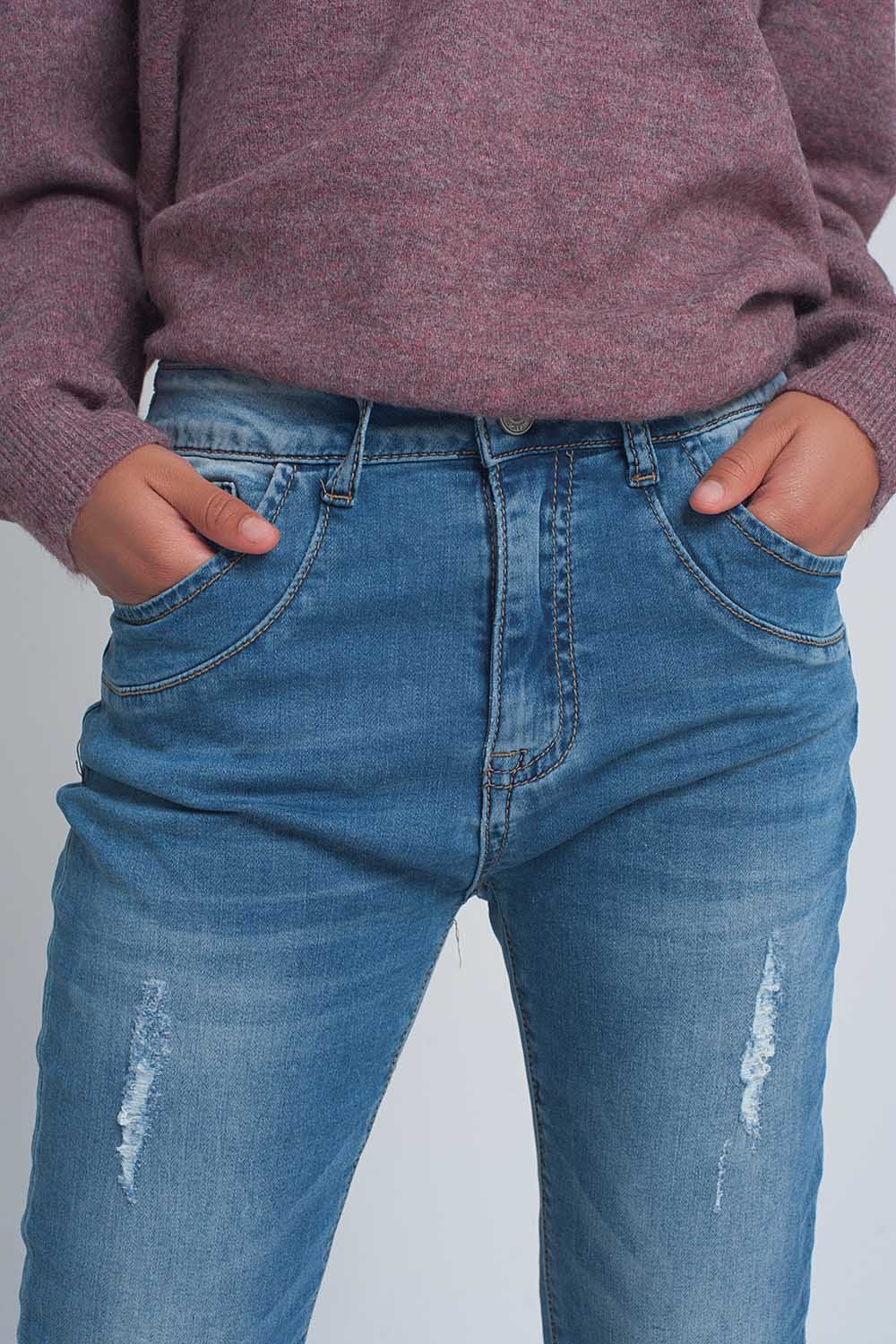 Vaqueros boyfriend de tejido fino con roturas y lavado medio Vaqueros boyfriend de tejido fino con roturas y lavado medio