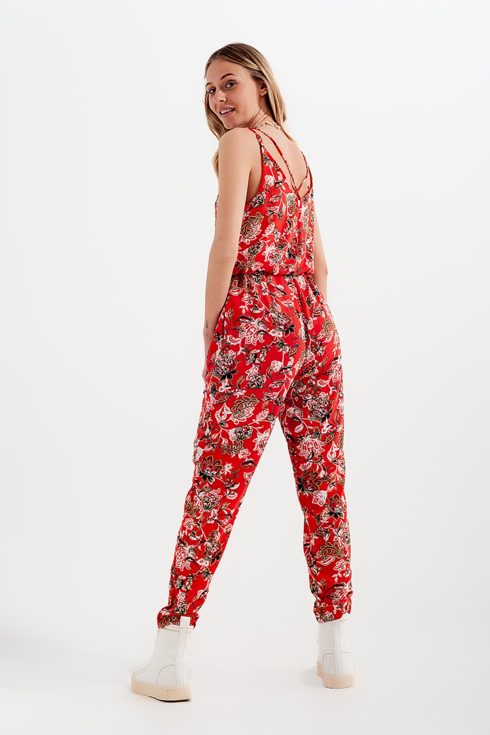Mono largo con estampado floral y tirantes finos en rojo Mono largo con estampado floral y tirantes finos en rojo