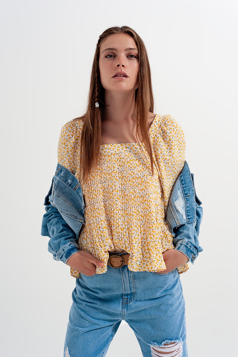 Top con escote cuadrado manga abullonada y estampado floral en amarillo Top con escote cuadrado manga abullonada y estampado floral en amarillo