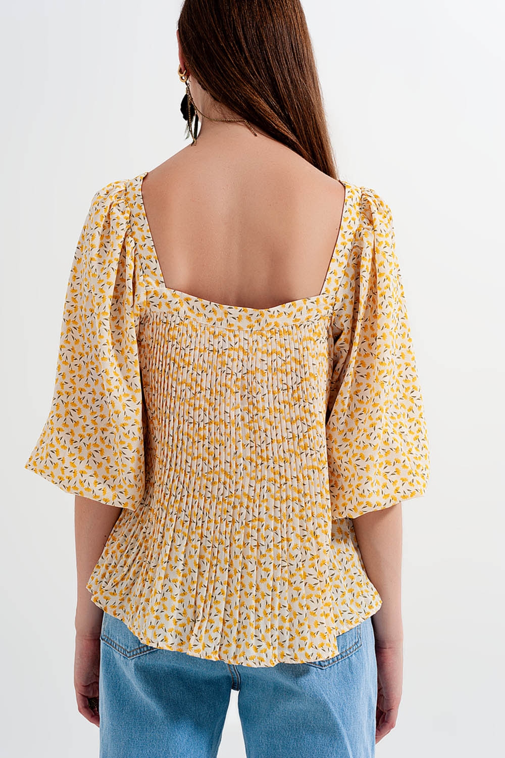 Top con escote cuadrado manga abullonada y estampado floral en amarillo Top con escote cuadrado manga abullonada y estampado floral en amarillo