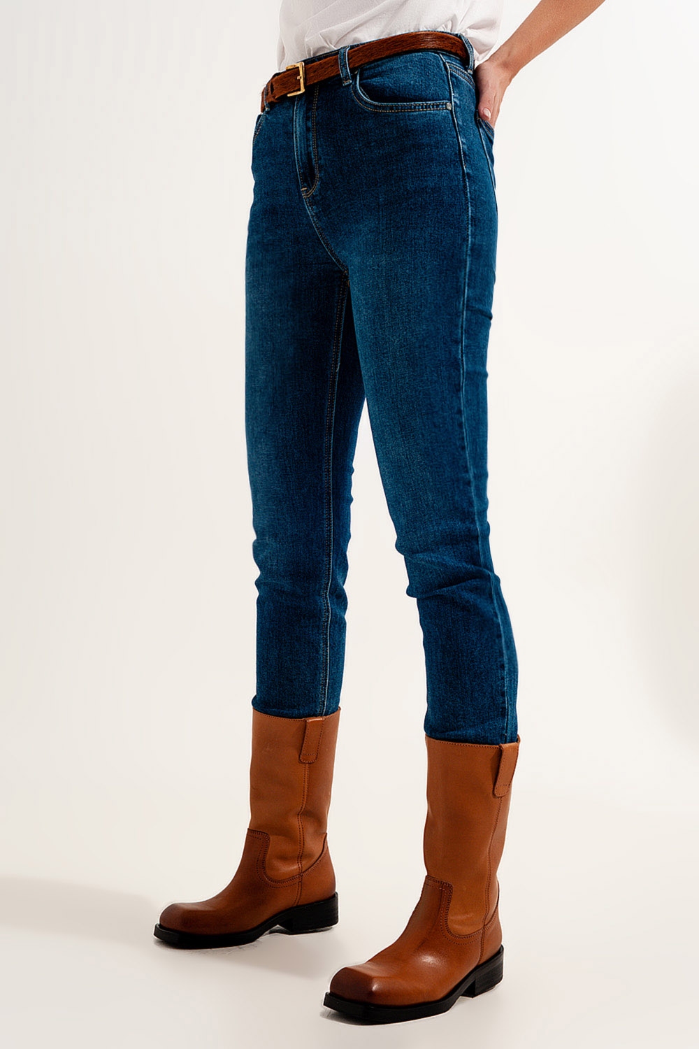 Jeans ajustados de talle alto en azul oscuro con elástico de alta calidad Jeans ajustados de talle alto en azul oscuro con elástico de alta calidad